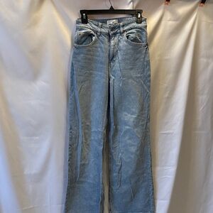 H&M Women's Light Blue Jeans - size 4